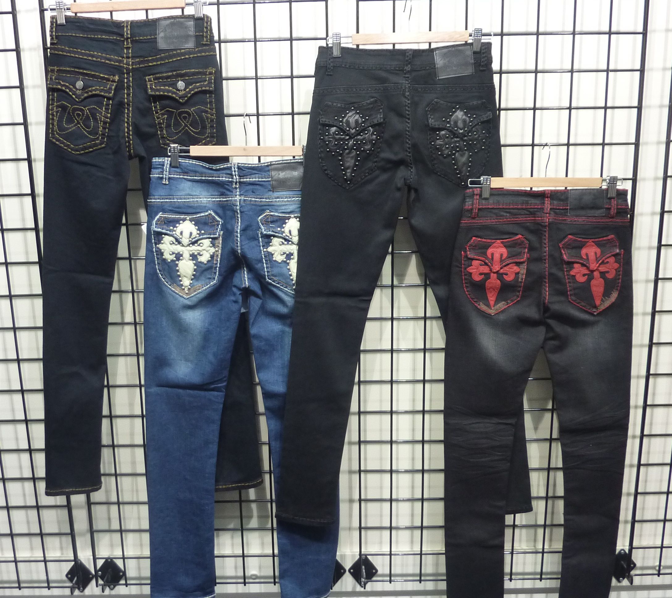 http://jenniferhansen.com.au/wp-content/uploads/2013/04/Statement-stitching-is-a-hallmark-of-London-Jeans.jpg